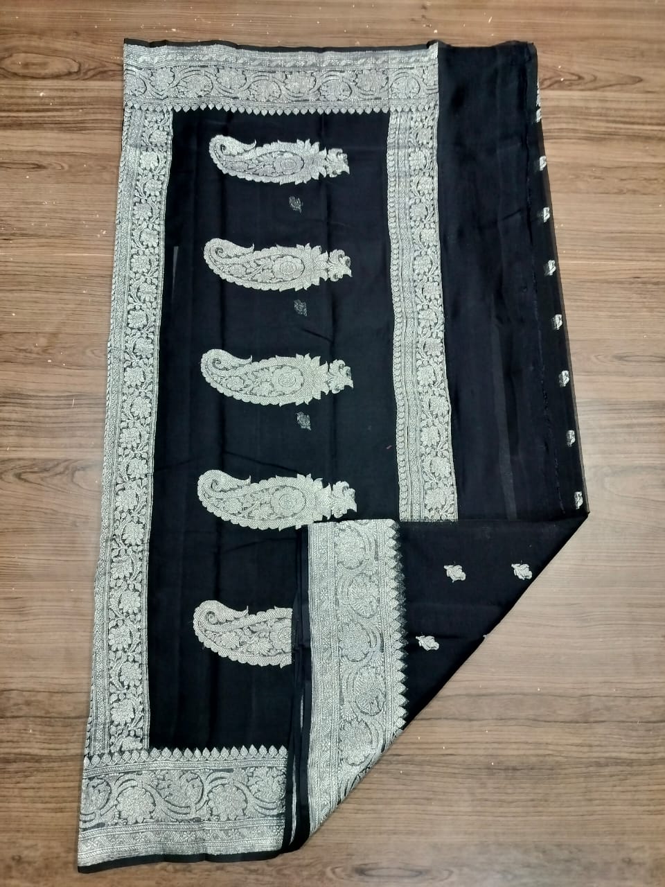 Banarasi Khaddi Georgette Pure Silk Kaduwa Weaving Silver Zari Saree