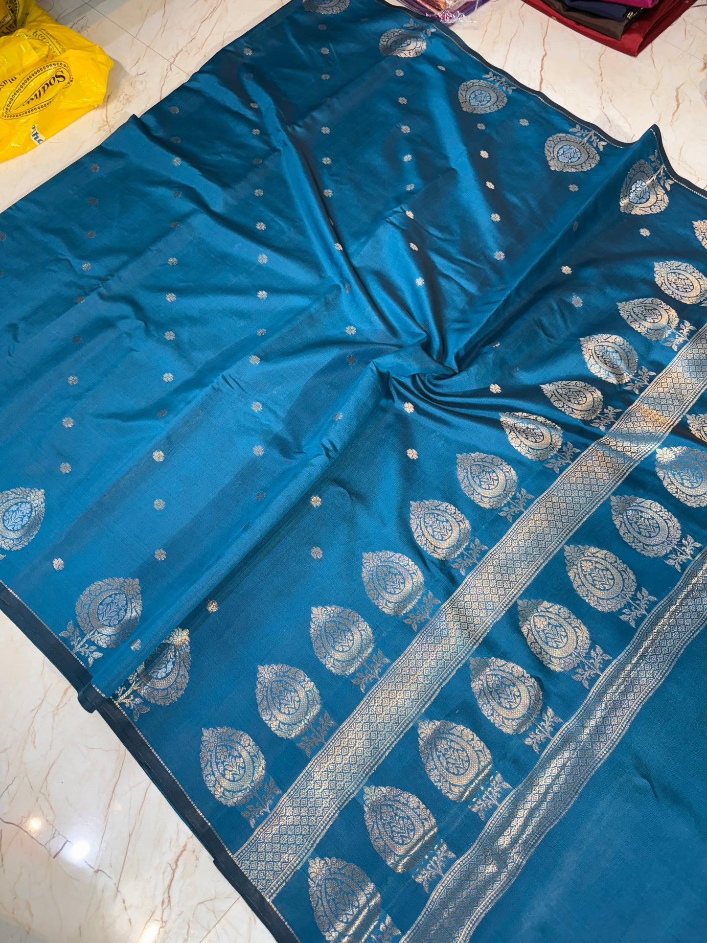 Banarasi Handloom Raw Mnago Soft Silk Saree