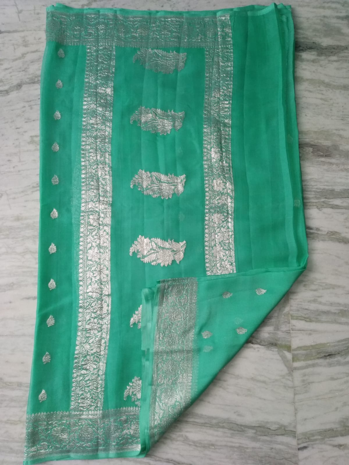 Banarasi Khaddi Georgette Pure Silk Kaduwa Weaving Silver Zari Saree